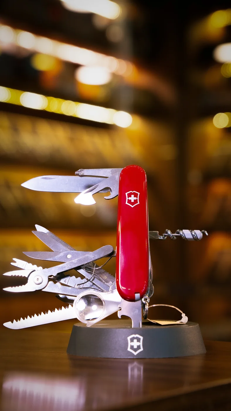 Victorinox vermelho